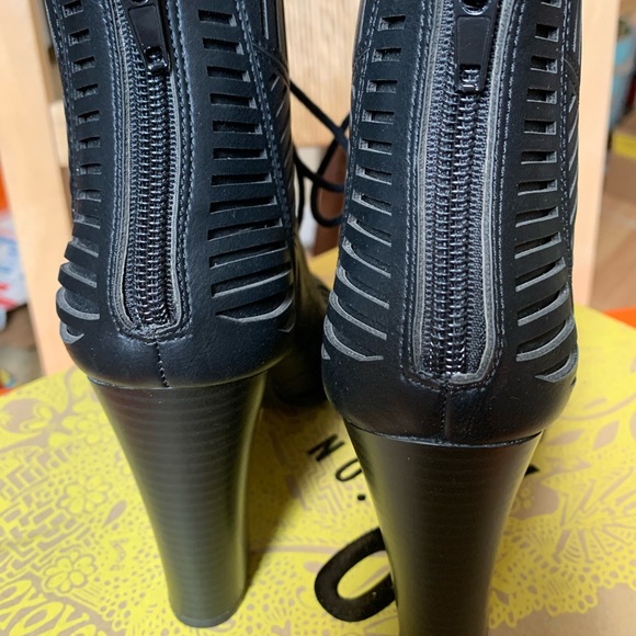 Black open toe boots - Picture 4 of 4